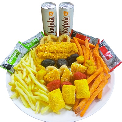 607. Párty Mix mini sýrů+hranolky+batátové hranolky+cibulové kroužky+stripsy+tatarka+kečup+Kofola 0.33l