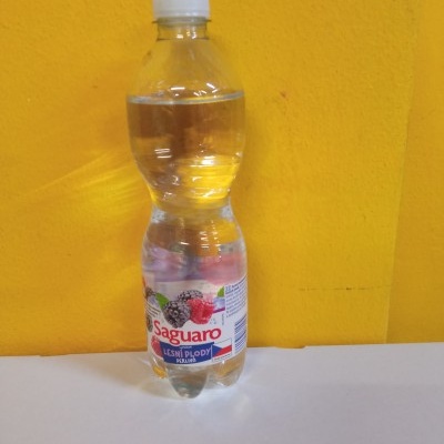 Ochucená voda lesní plody 0.5l plast
